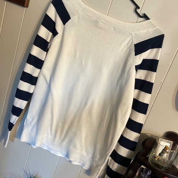 Outback Red Sweater - Picture 3 of 4